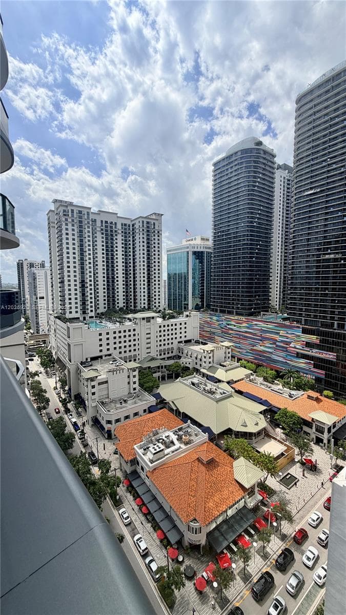 Brickell Flatiron · #2014 in Miami - Photo 29