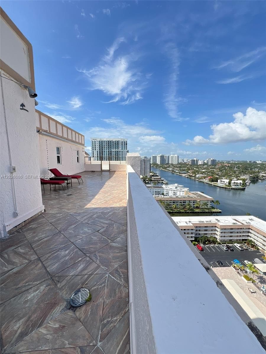 Prince George · #21A in Hallandale Beach - Photo 2