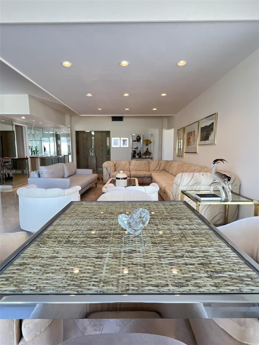 Prince George · #21A in Hallandale Beach - Photo 10