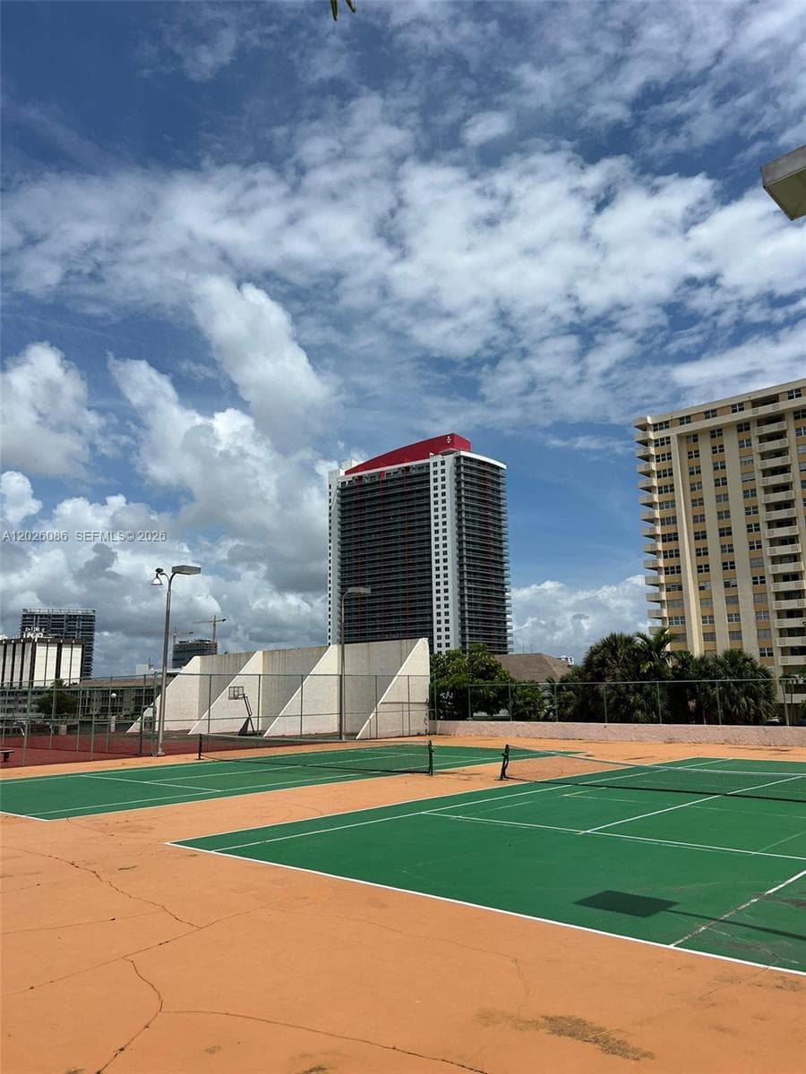 Prince George · #21A in Hallandale Beach - Photo 31