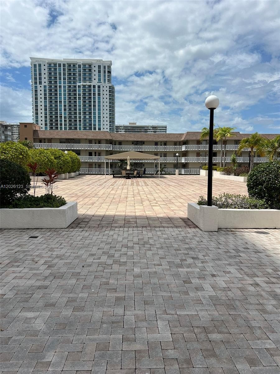 Prince George · #2G in Hallandale Beach - Photo 14