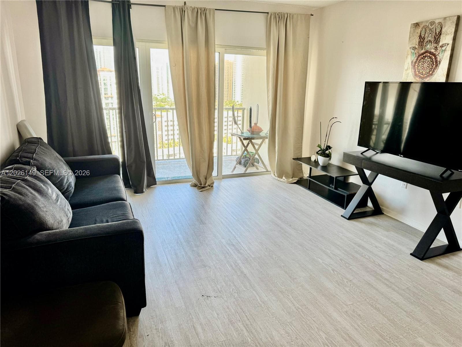 Arlen House · #1903 in Sunny Isles Beach - Photo 3