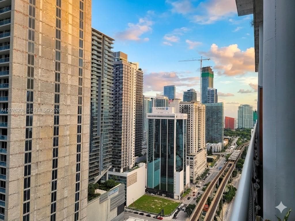 NEO VERTIKA CONDO · #PHI12 in Miami - Photo 13