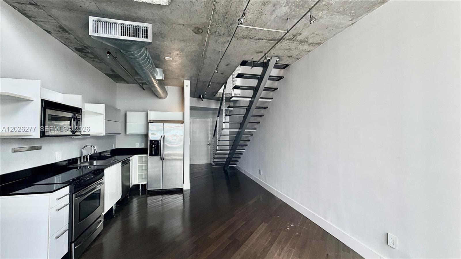 NEO VERTIKA CONDO · #1908 in Miami - Photo 15