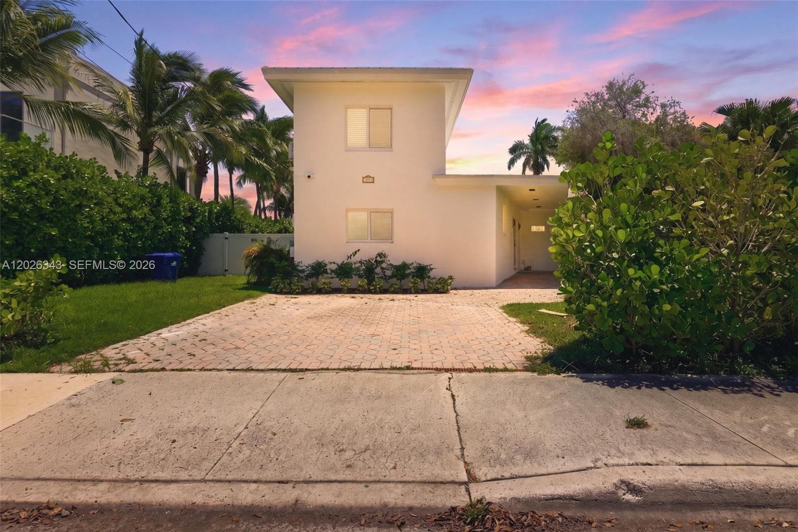 1510 S Treasure Dr #SINGLE photo 2