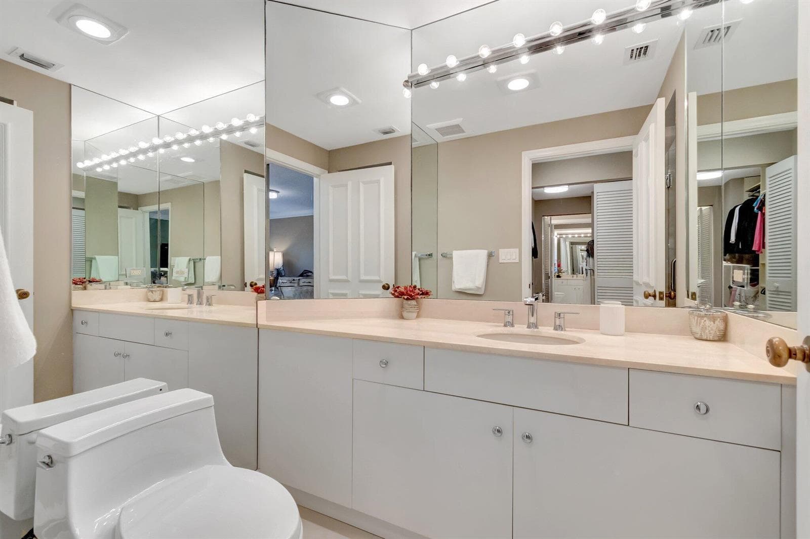 Gentleman's Bathroom