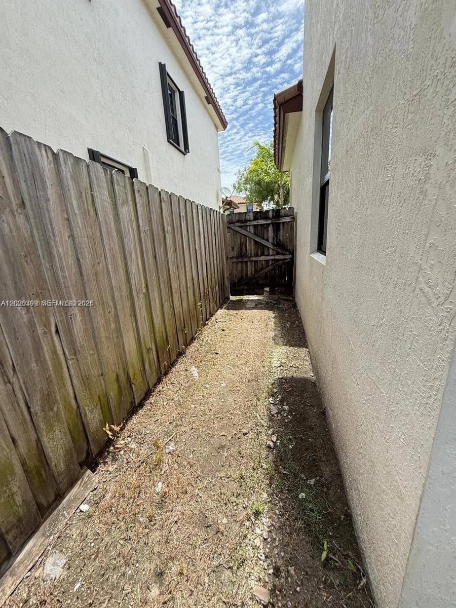 156 NE 24th Ave photo 15
