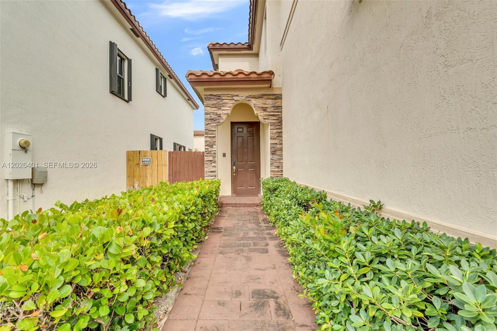 581 SE 34th Ter #0 photo 2
