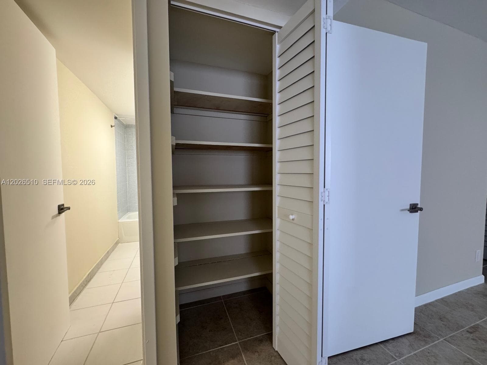 OCEAN VIEW TOWERS CONDO · #614 in Hallandale Beach - Photo 32