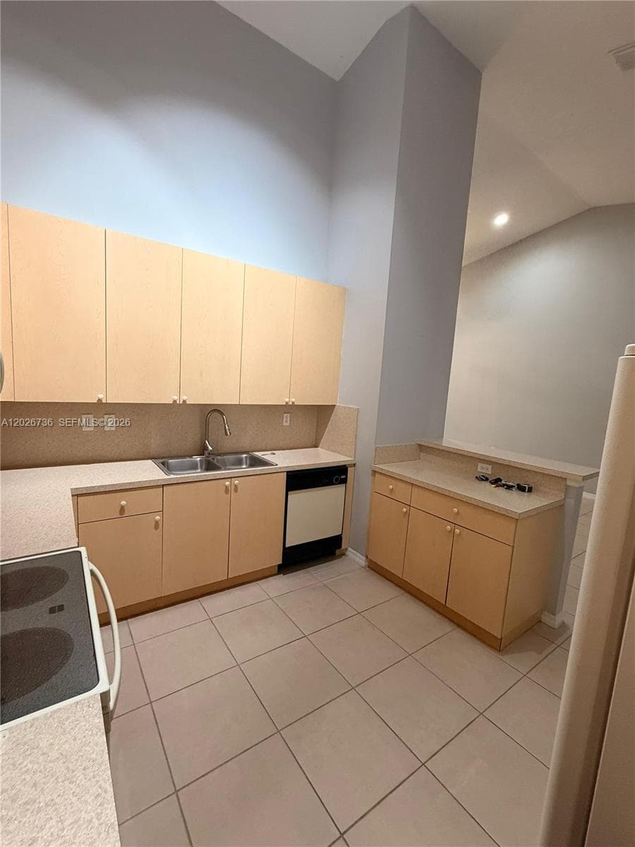 1174 NE 32nd Ave #0 photo 17