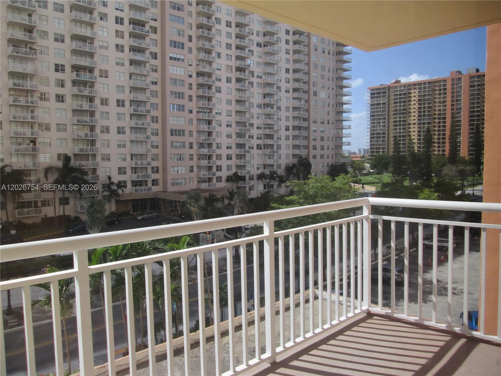 WINSTON TOWERS 200 · #411 in Sunny Isles Beach - Photo 5