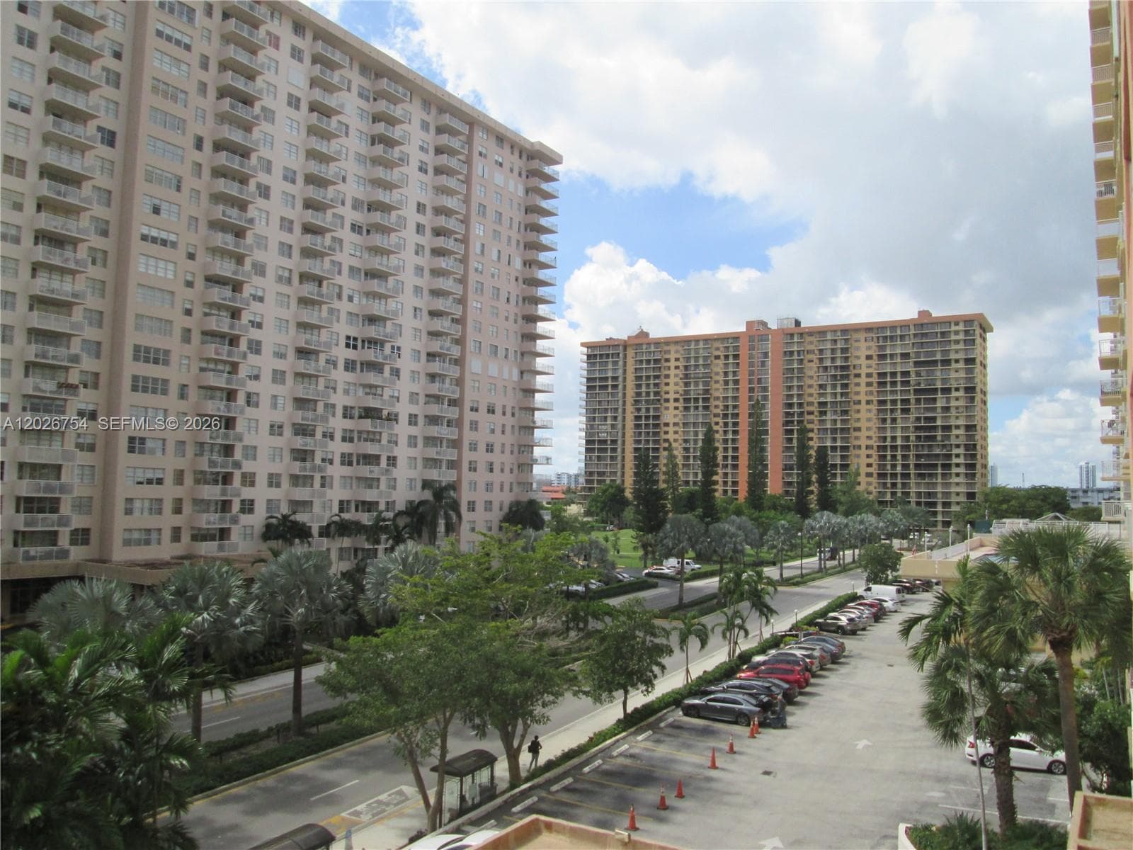 WINSTON TOWERS 200 · #411 in Sunny Isles Beach - Photo 4
