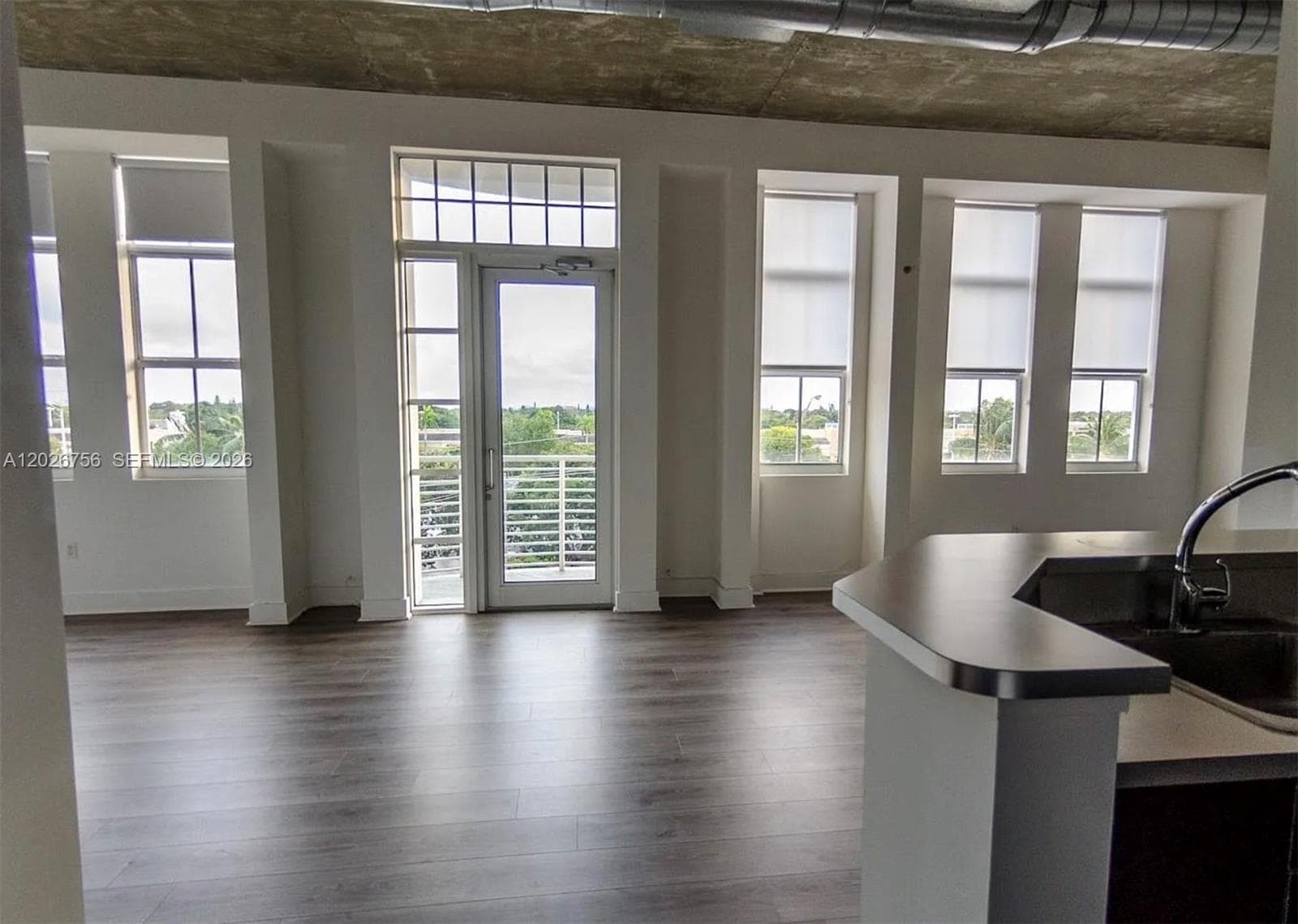 Skylofts Condo · #E405 in Miami - Photo 4