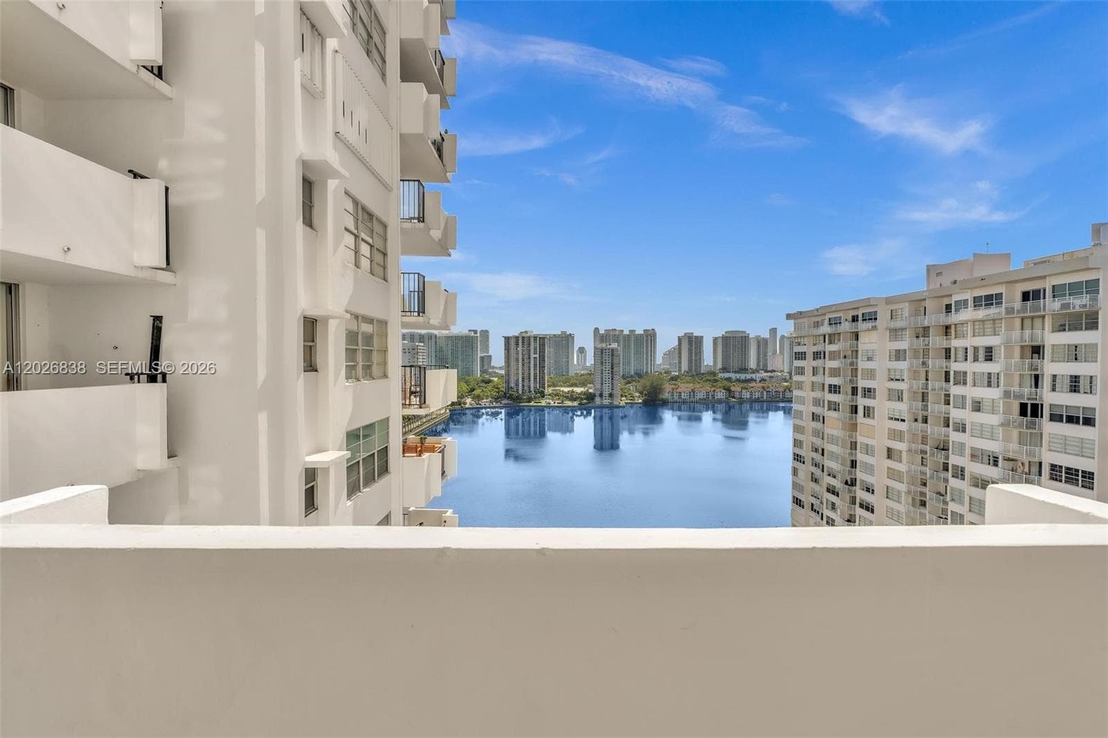 COMMODORE PLAZA · #1801 in Aventura - Photo 32