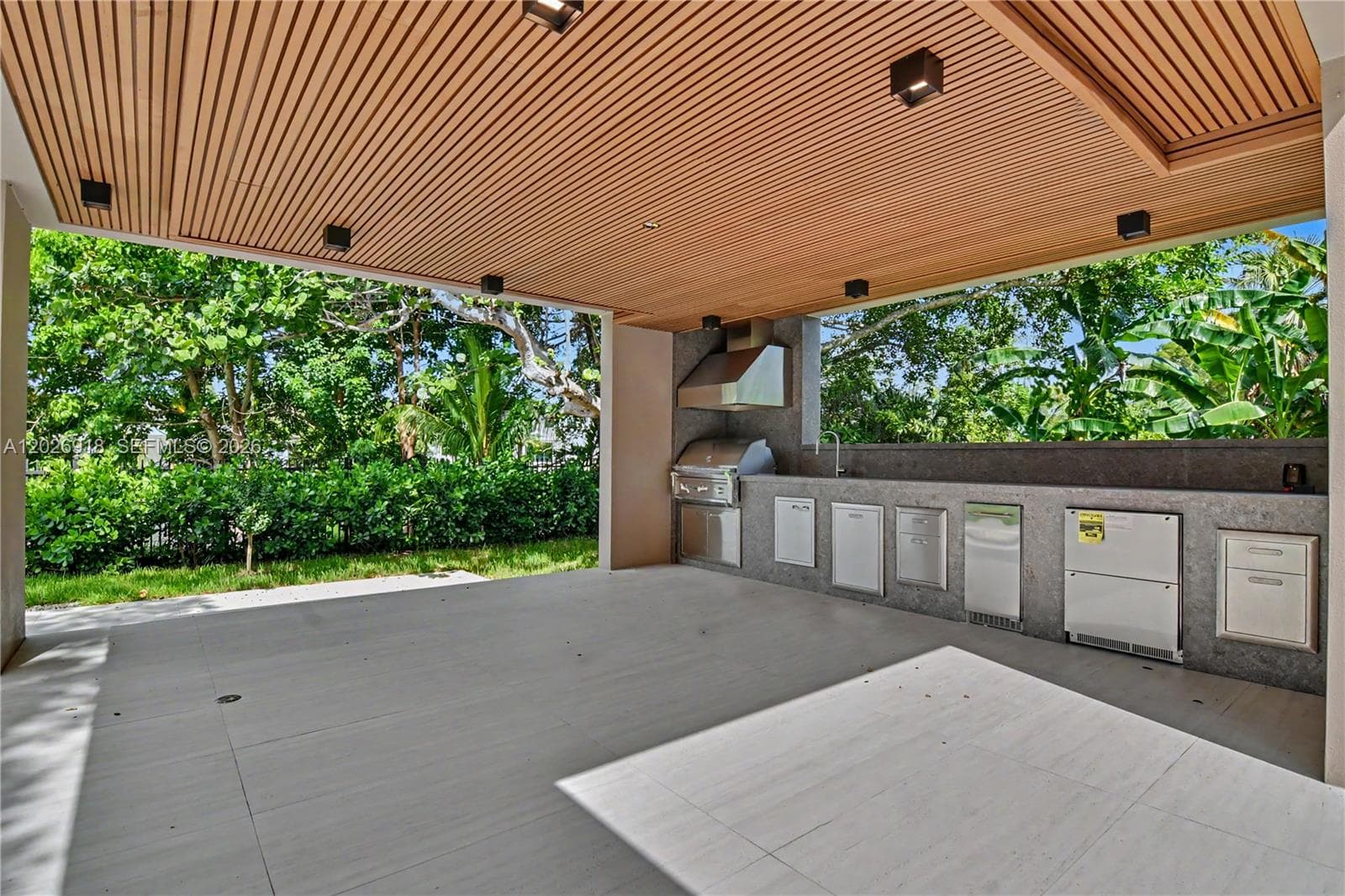 Outdoor Kitchen
