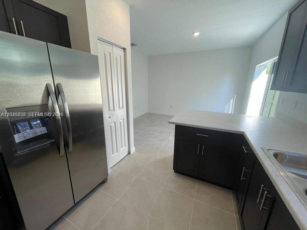 2634 SE 11th Ct #2634 photo 2