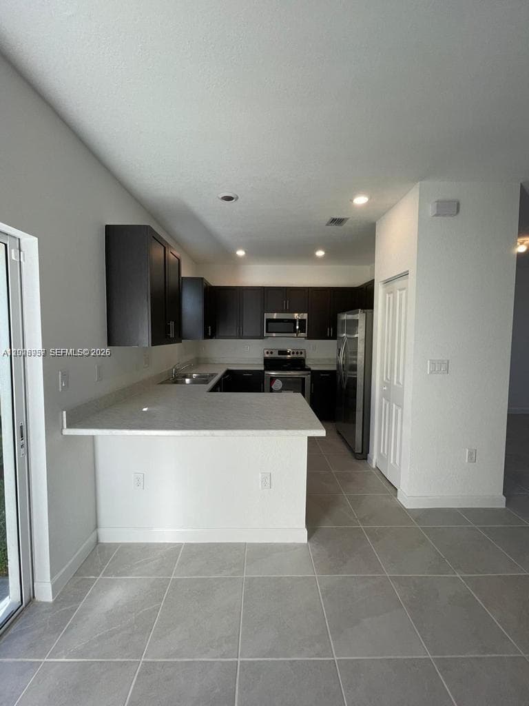2634 SE 11th Ct #2634 photo 5