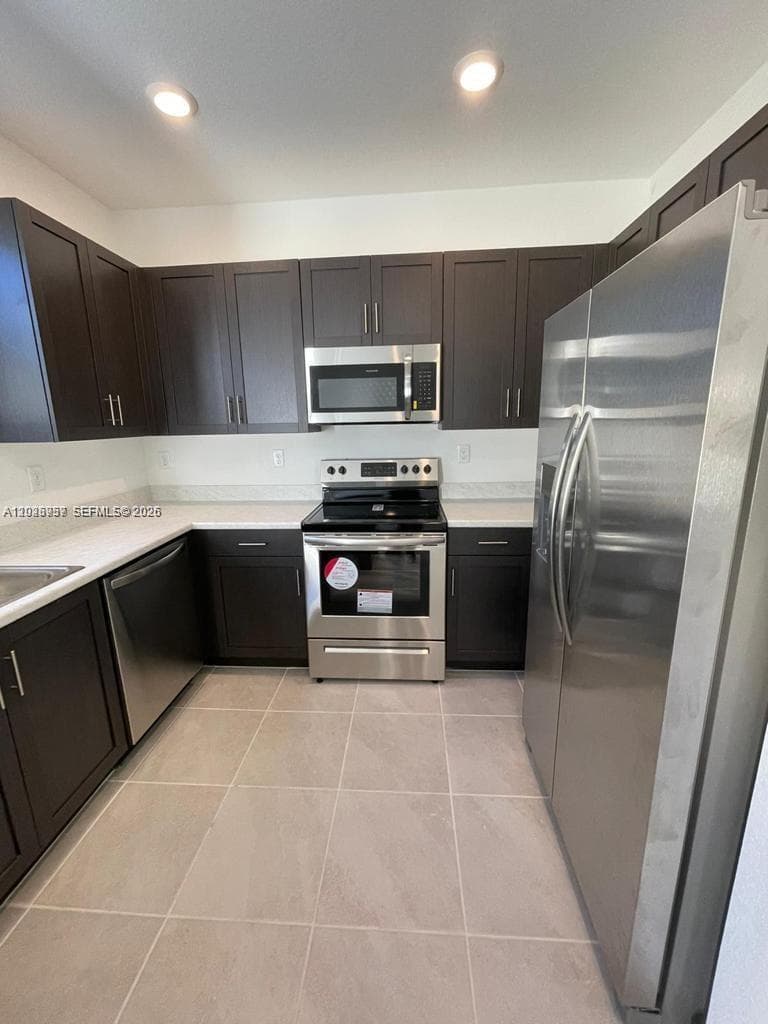 2634 SE 11th Ct #2634 photo 9