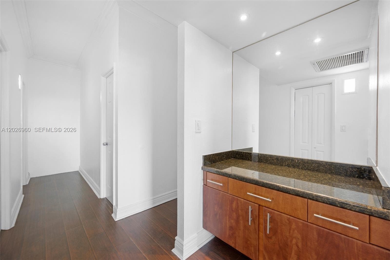 OCEANVIEW BUILDING B COND · #PH-27 in Sunny Isles Beach - Photo 8