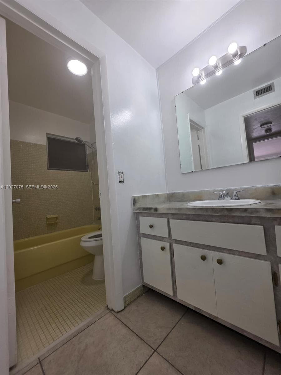 2ND REV PL OF PORT OF OCE · #3B in Miami Beach - Photo 8