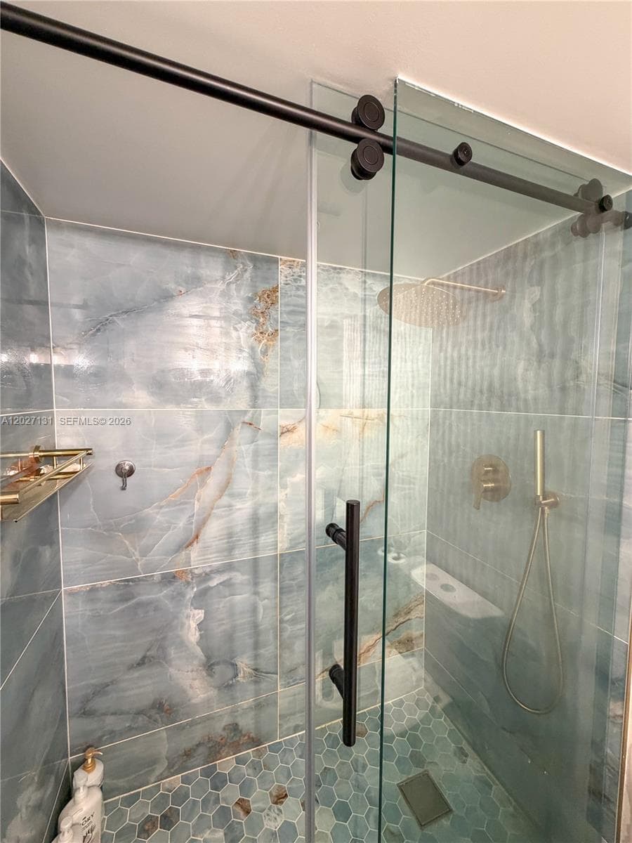 GOLDEN ISLES YACHT CLUB C · #205 in Hallandale Beach - Photo 16