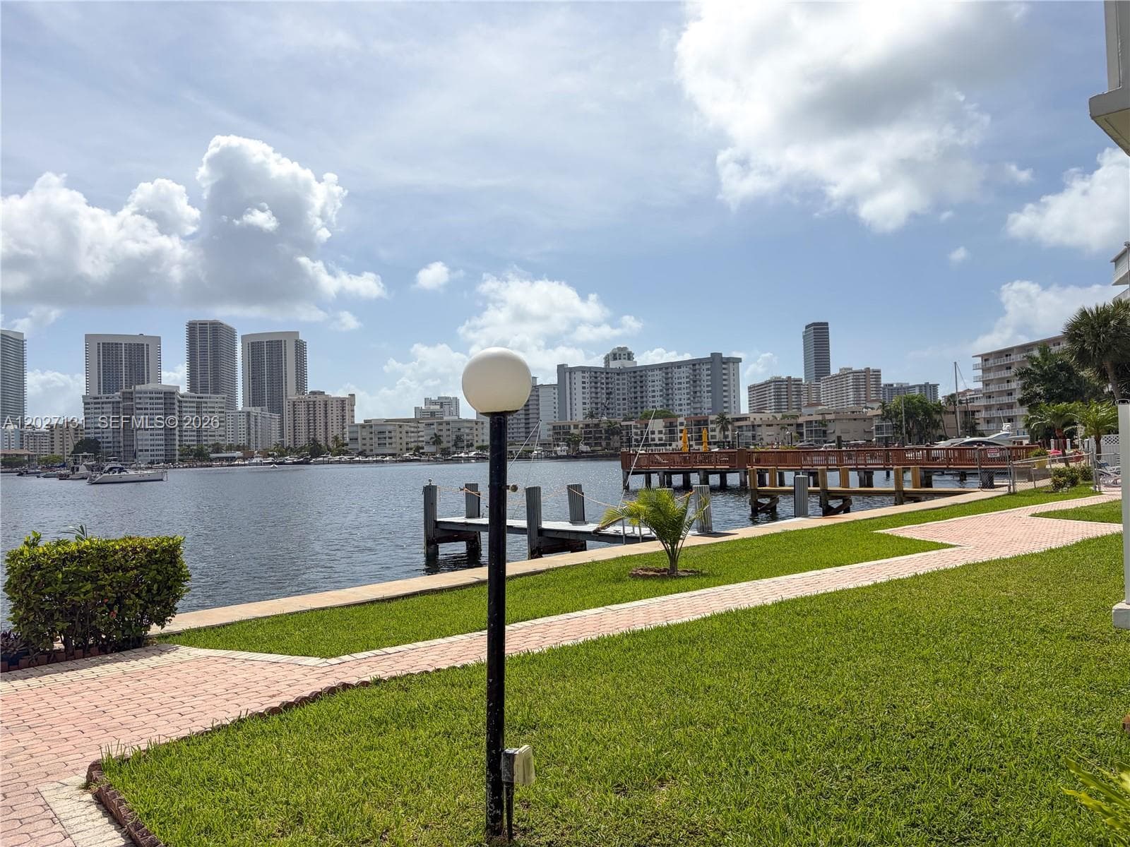 GOLDEN ISLES YACHT CLUB C · #205 in Hallandale Beach - Photo 24