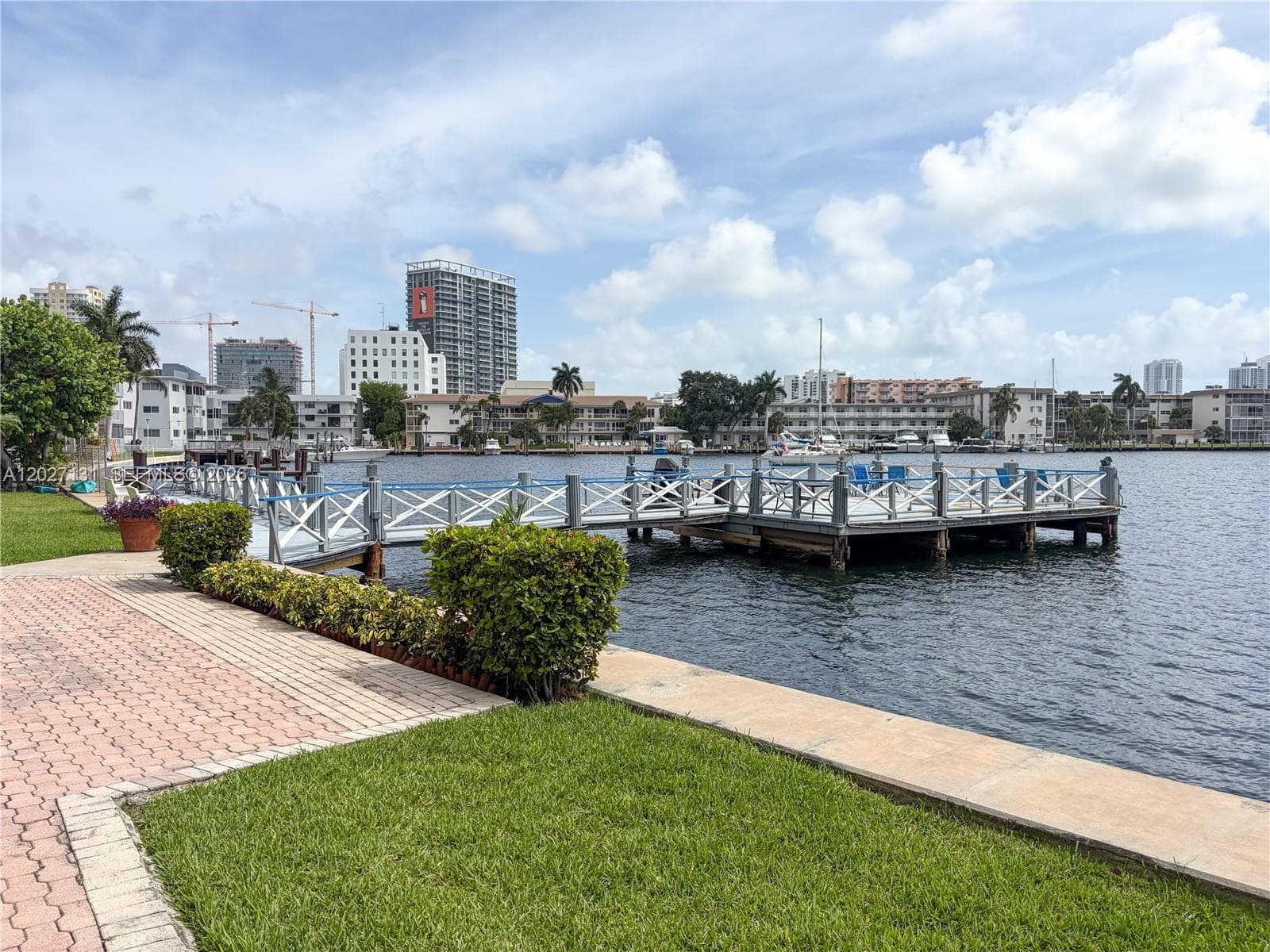 GOLDEN ISLES YACHT CLUB C · #205 in Hallandale Beach - Photo 21