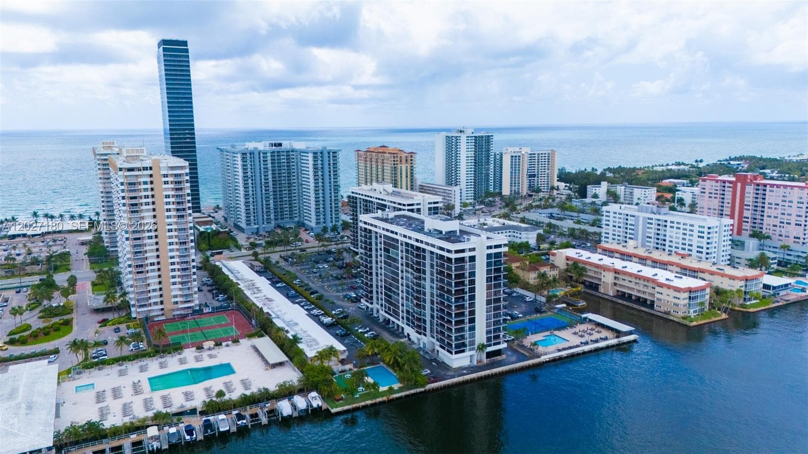 Avant Garde Condo · #1104 in Hallandale Beach - Photo 40