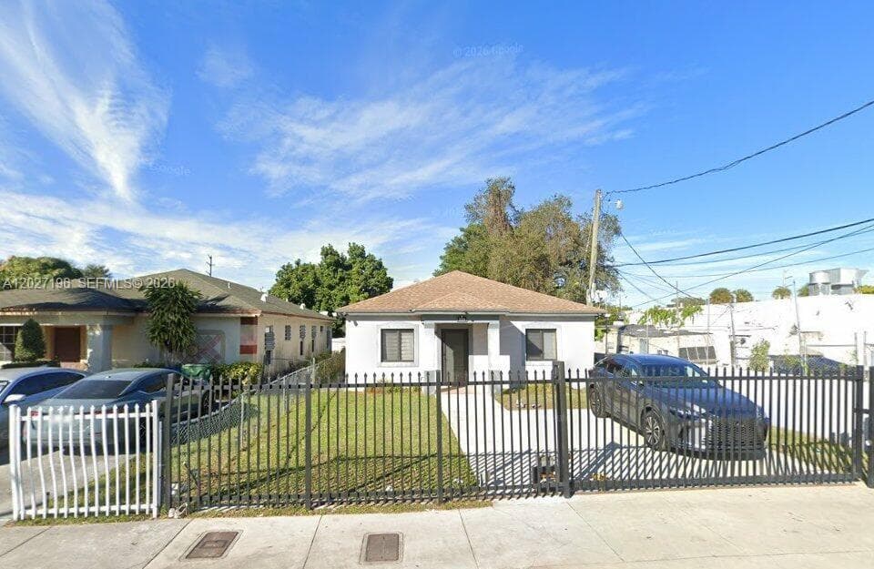 2221 NW 57th St photo 3