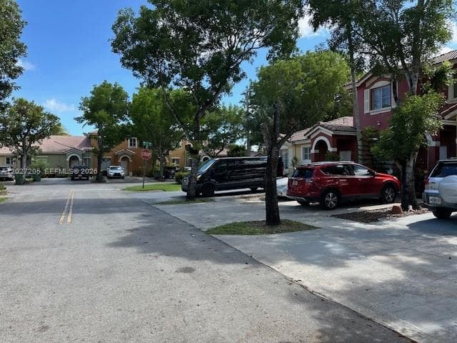 160 SW 16th Ave photo 3