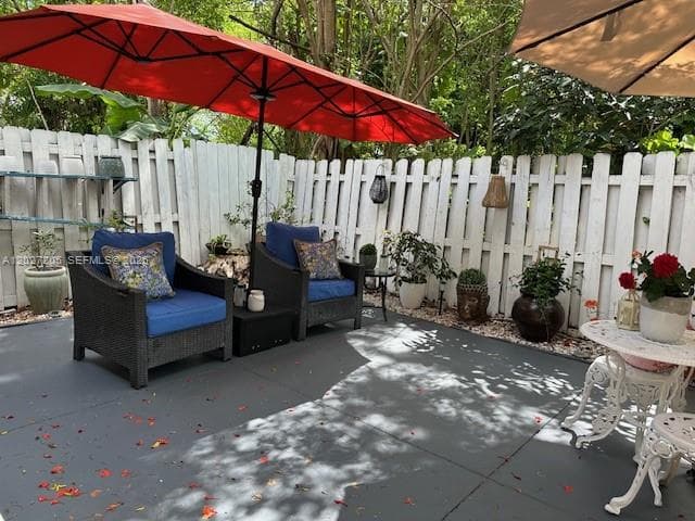 160 SW 16th Ave photo 20