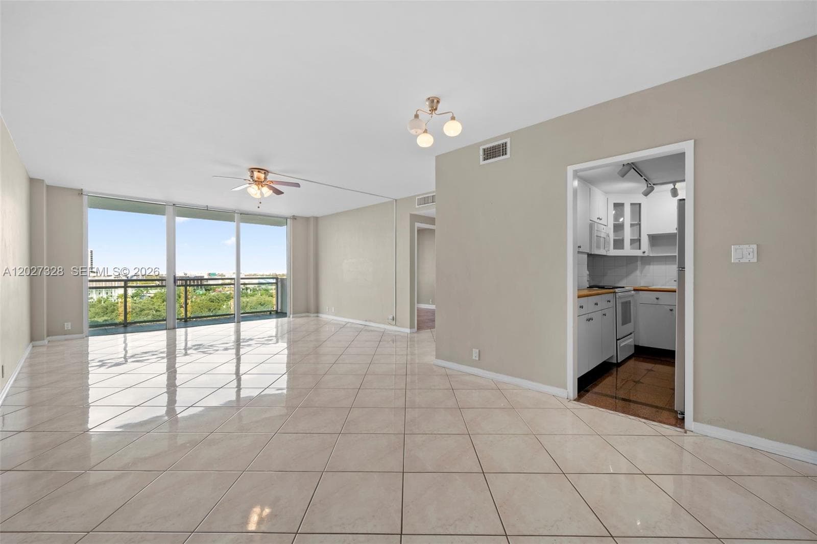 BAY PARK TOWERS CONDO · #1015 in Miami - Photo 10