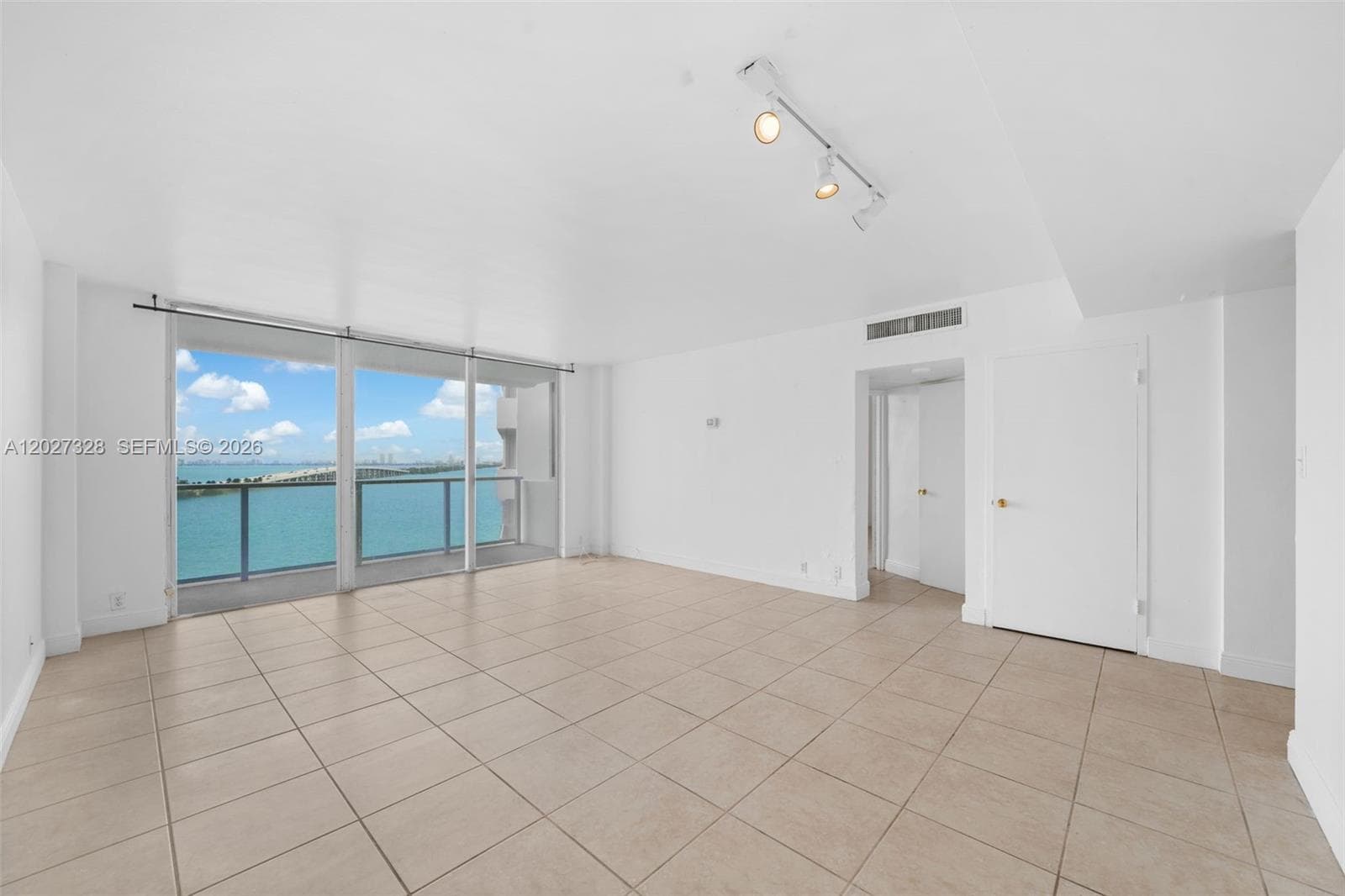 BAY PARK TOWERS CONDO · #1015 in Miami - Photo 14