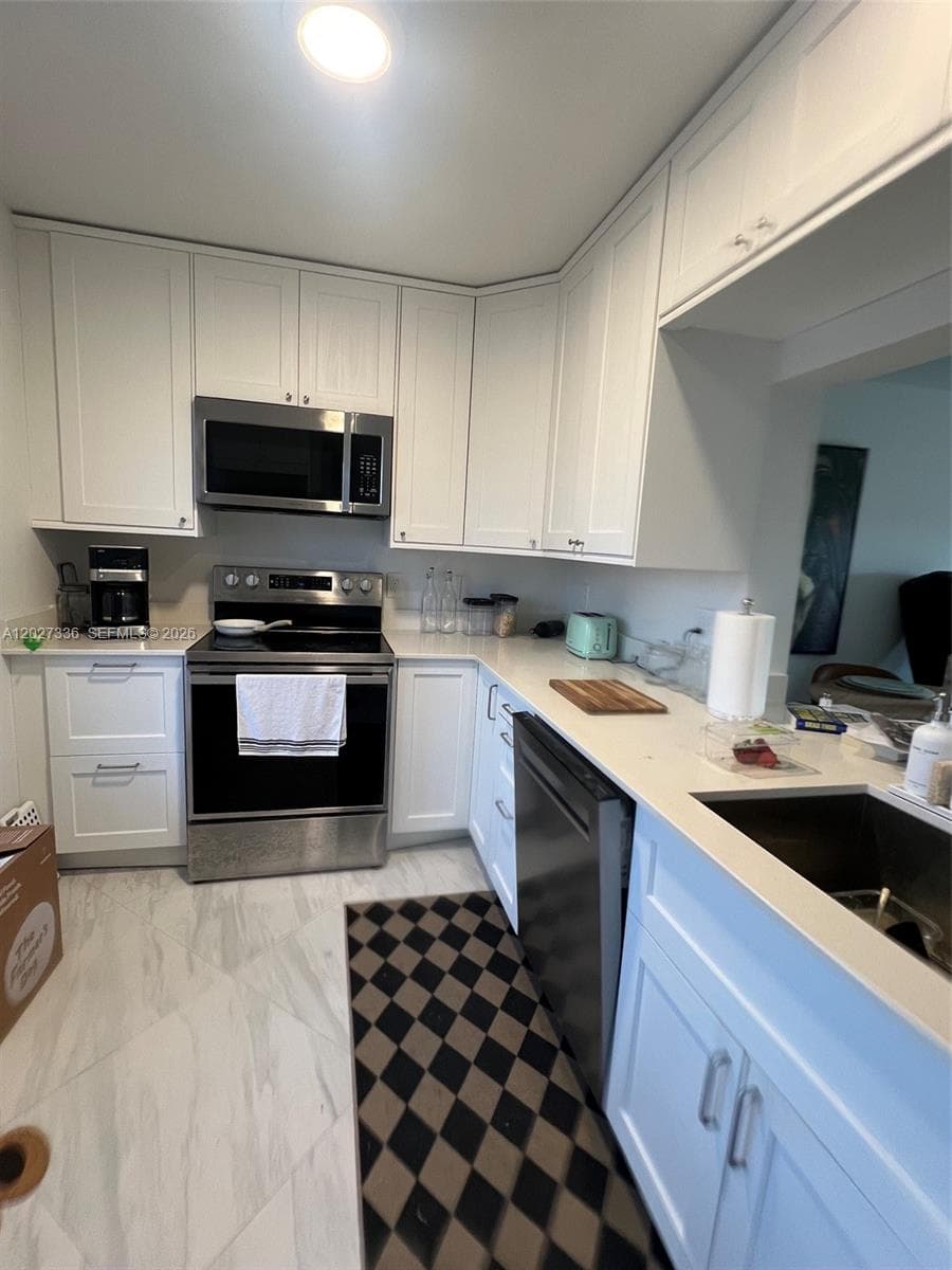 FAIRWAYS ROYALE CONDO · #408 in Hallandale Beach - Photo 8