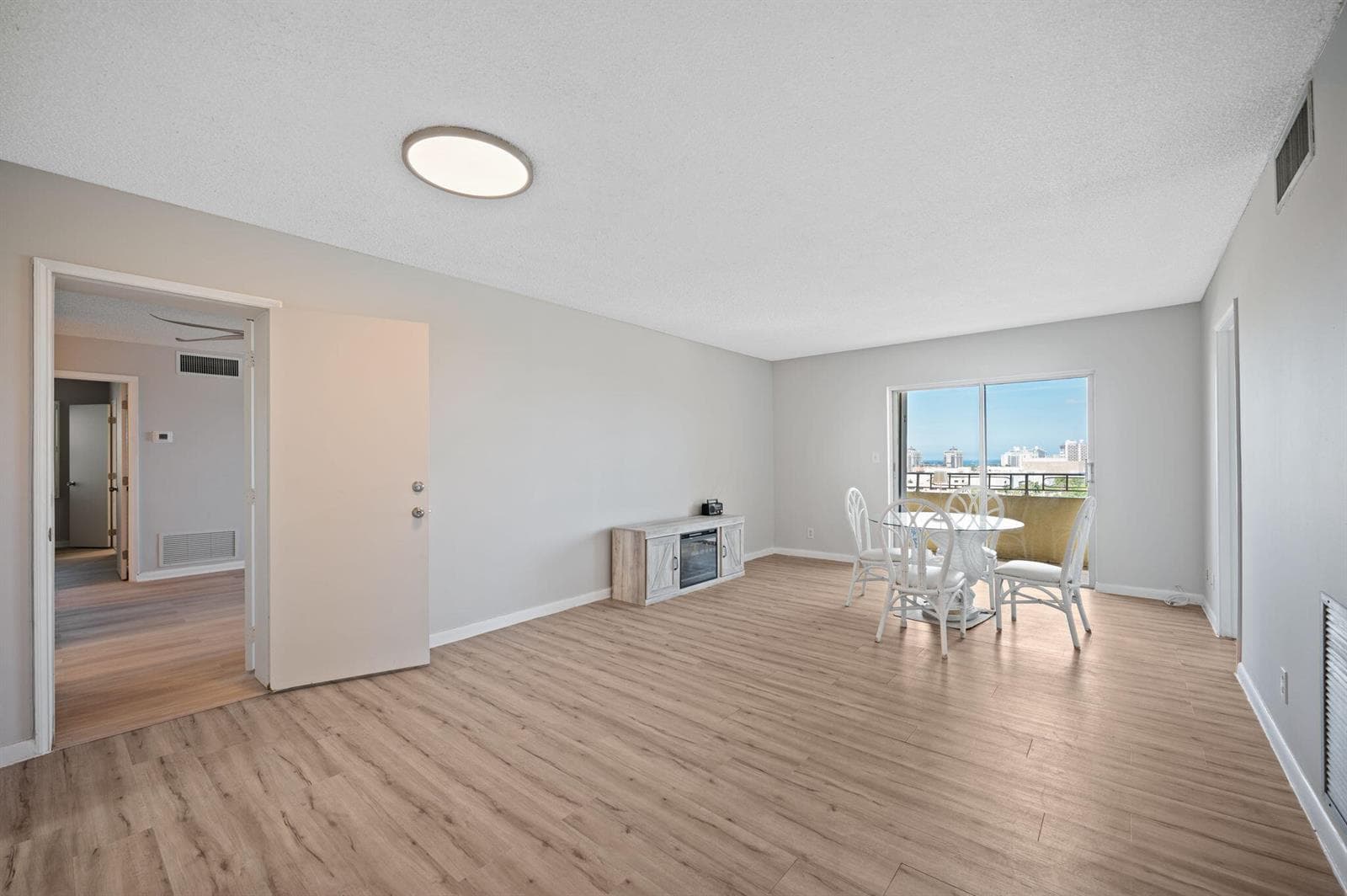 25-web-or-mls-900-ne-18th-ave