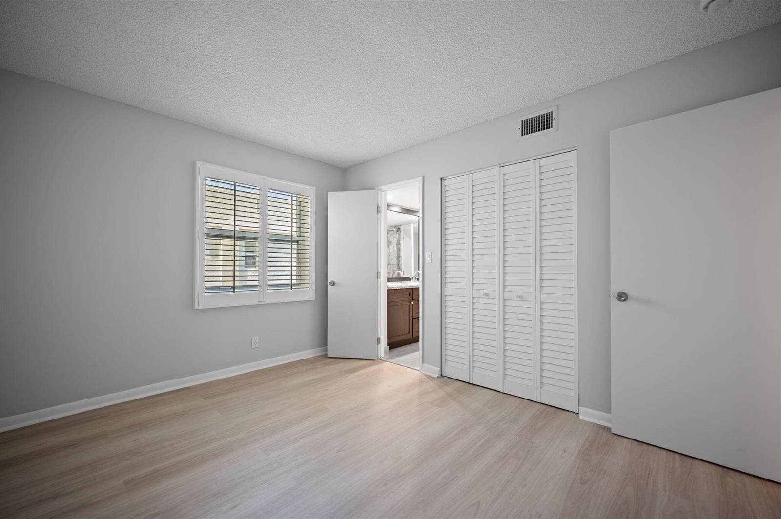 13-web-or-mls-900-ne-18th-ave