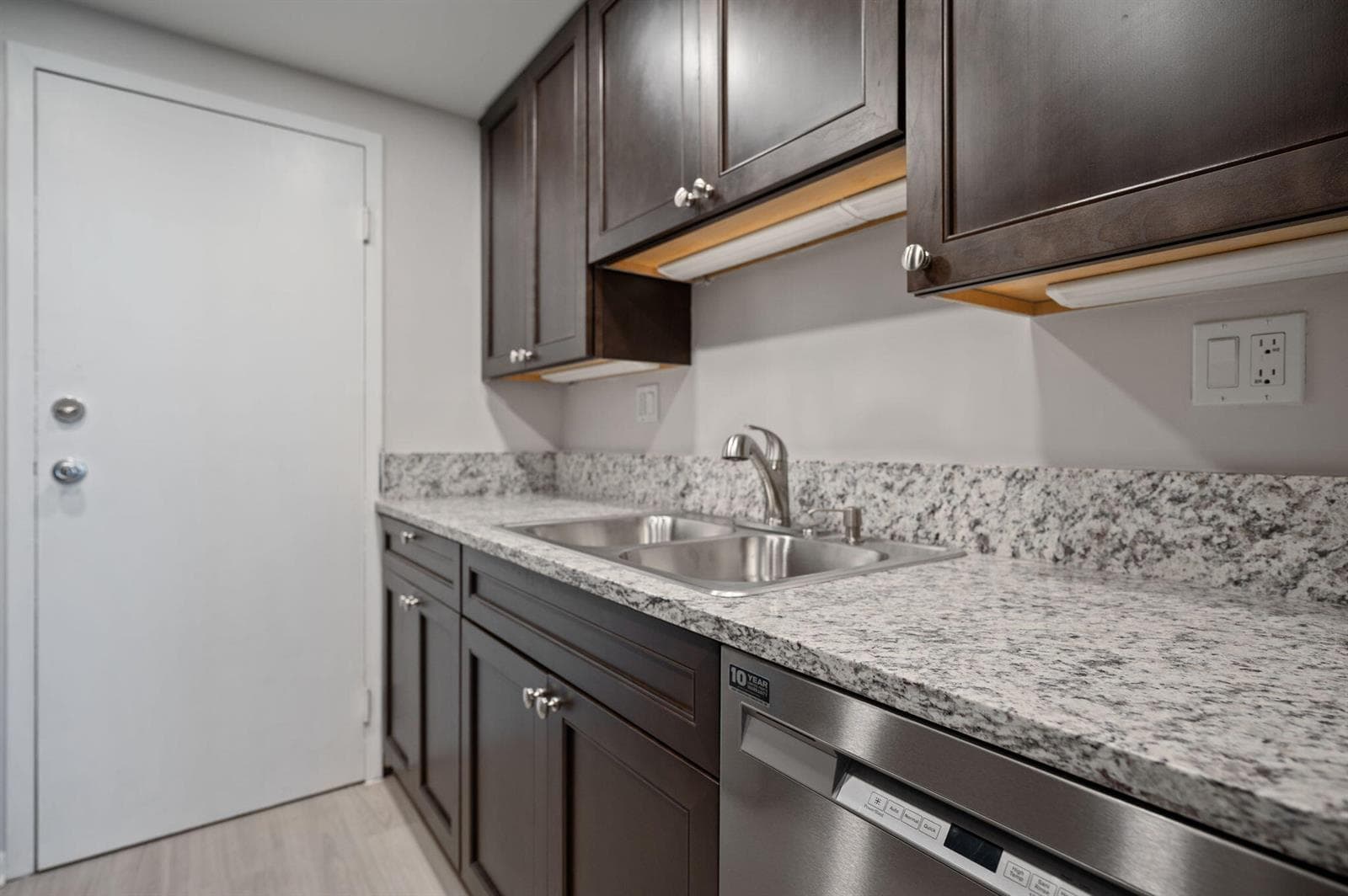 28-web-or-mls-900-ne-18th-ave
