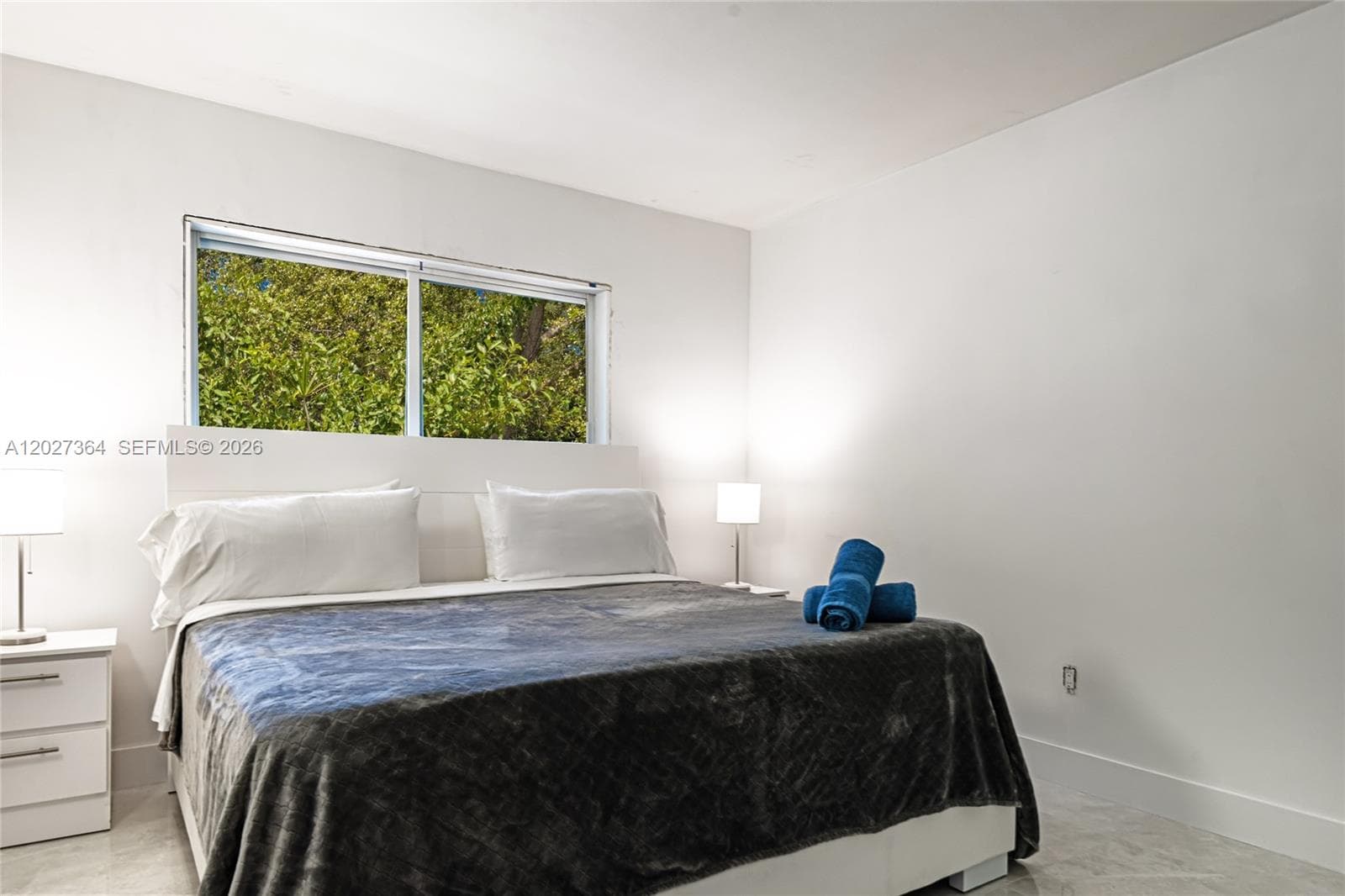 2555 NE 202nd St photo 11