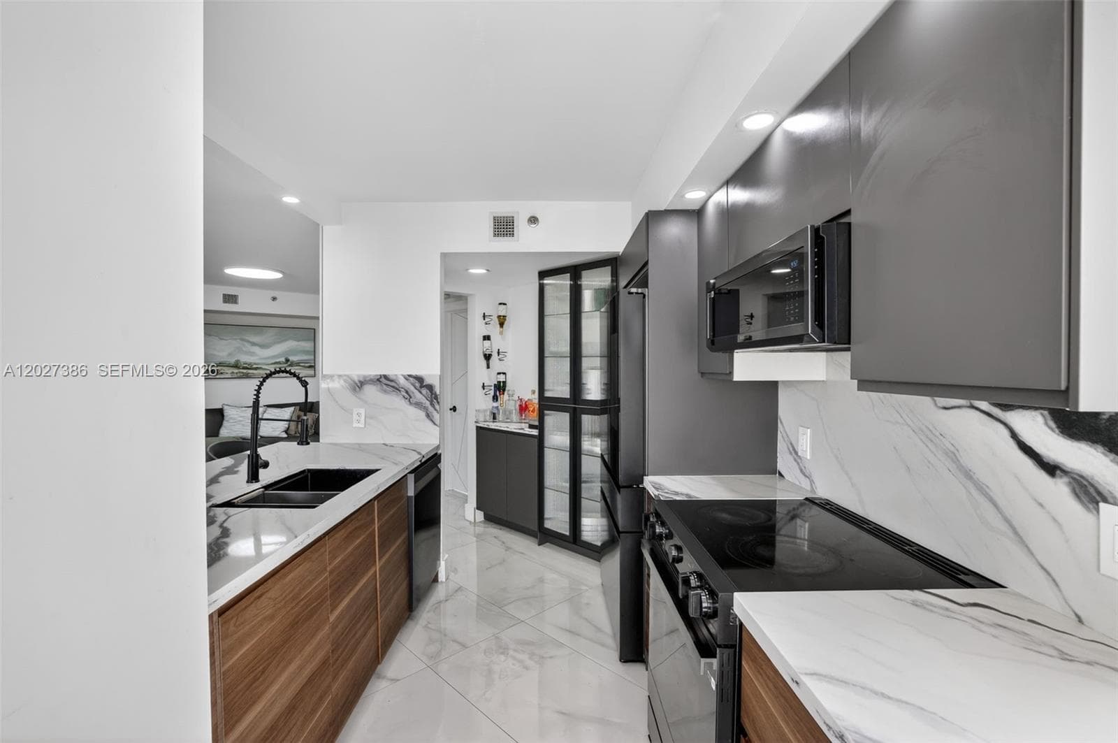 1000 ISL BLVD WILLIAMS IS · #1710 in Aventura - Photo 3