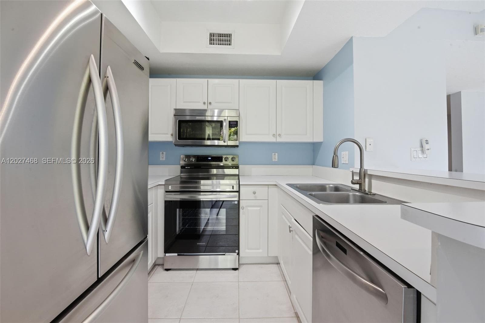 10180 SW 88th St #403 photo 6