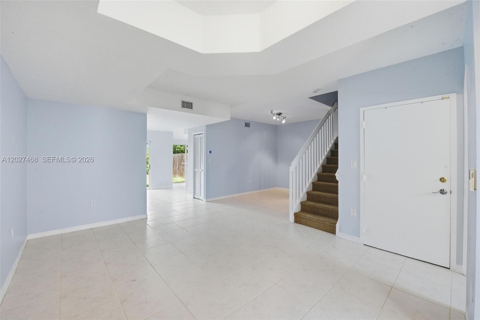 10180 SW 88th St #403 photo 5