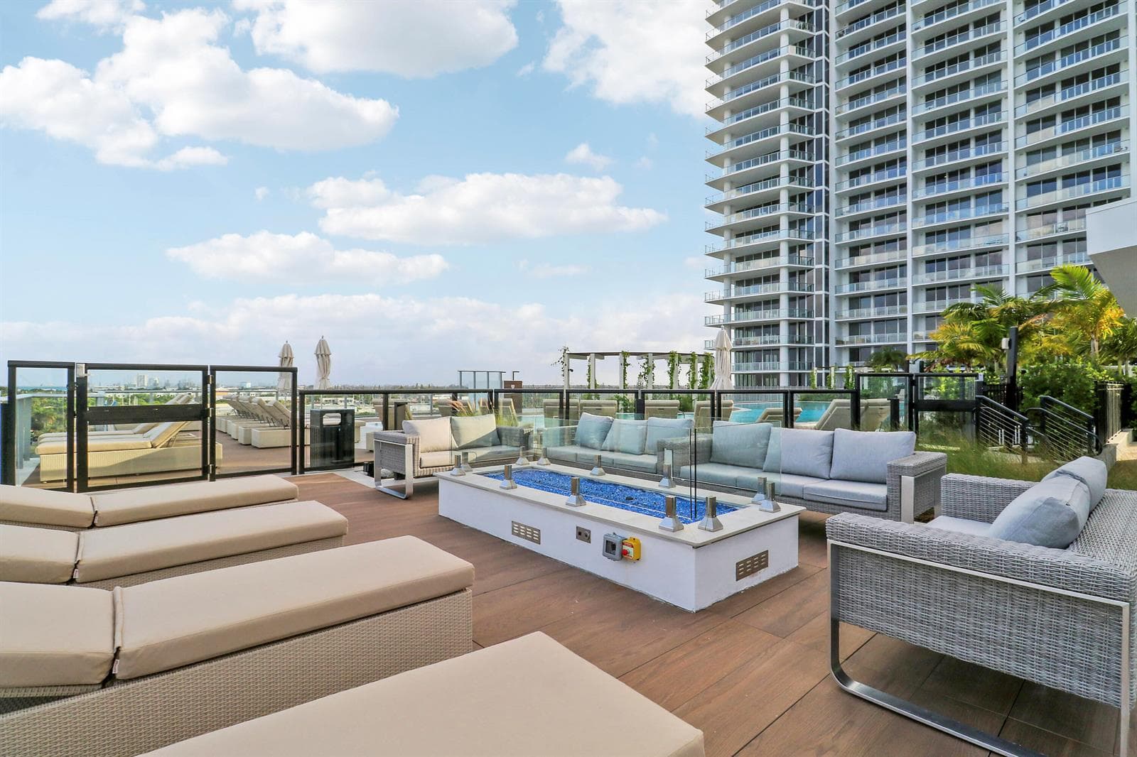 Outdoor Fire pit lounge area