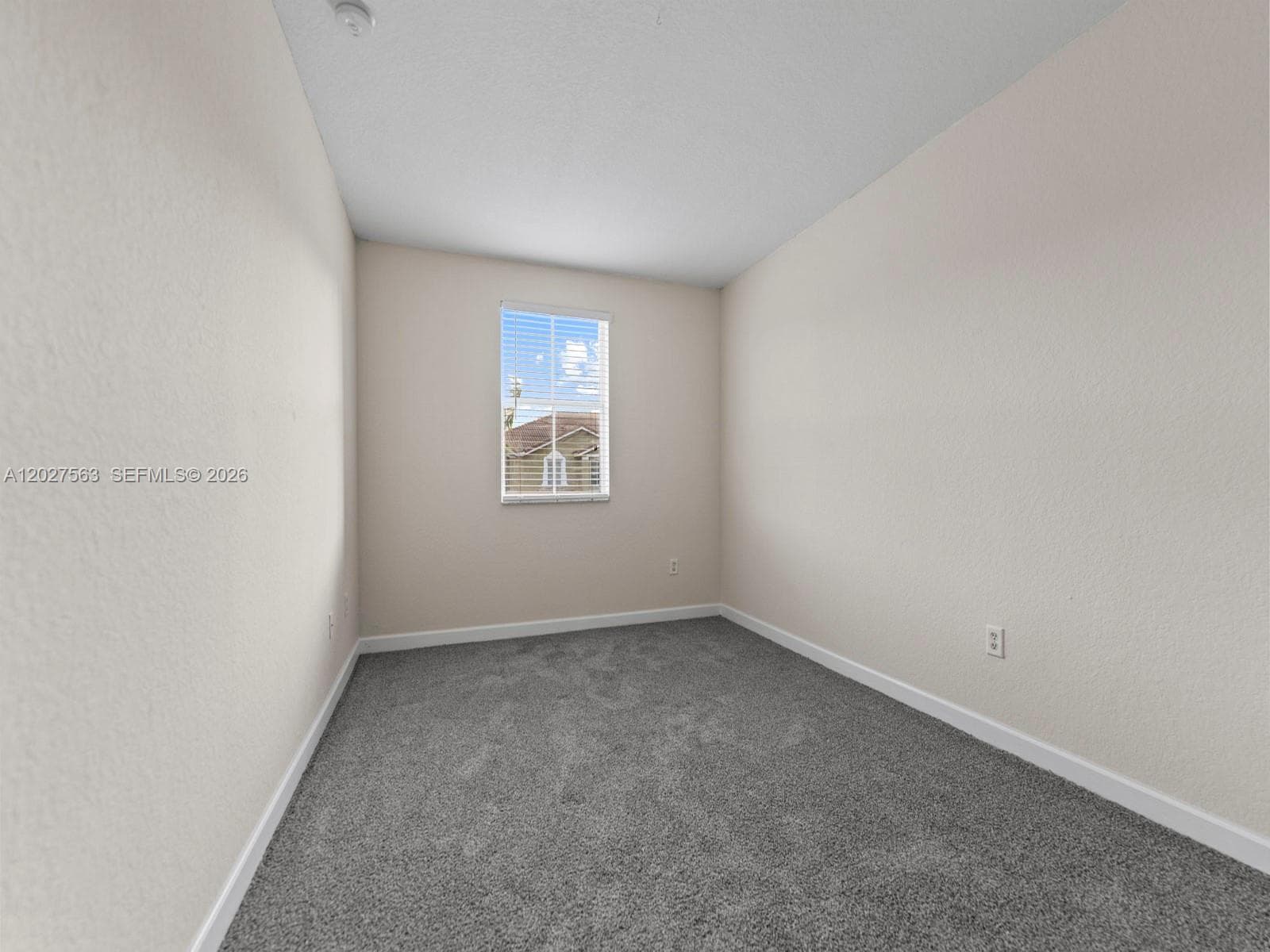 1498 SE 25th Ave photo 13