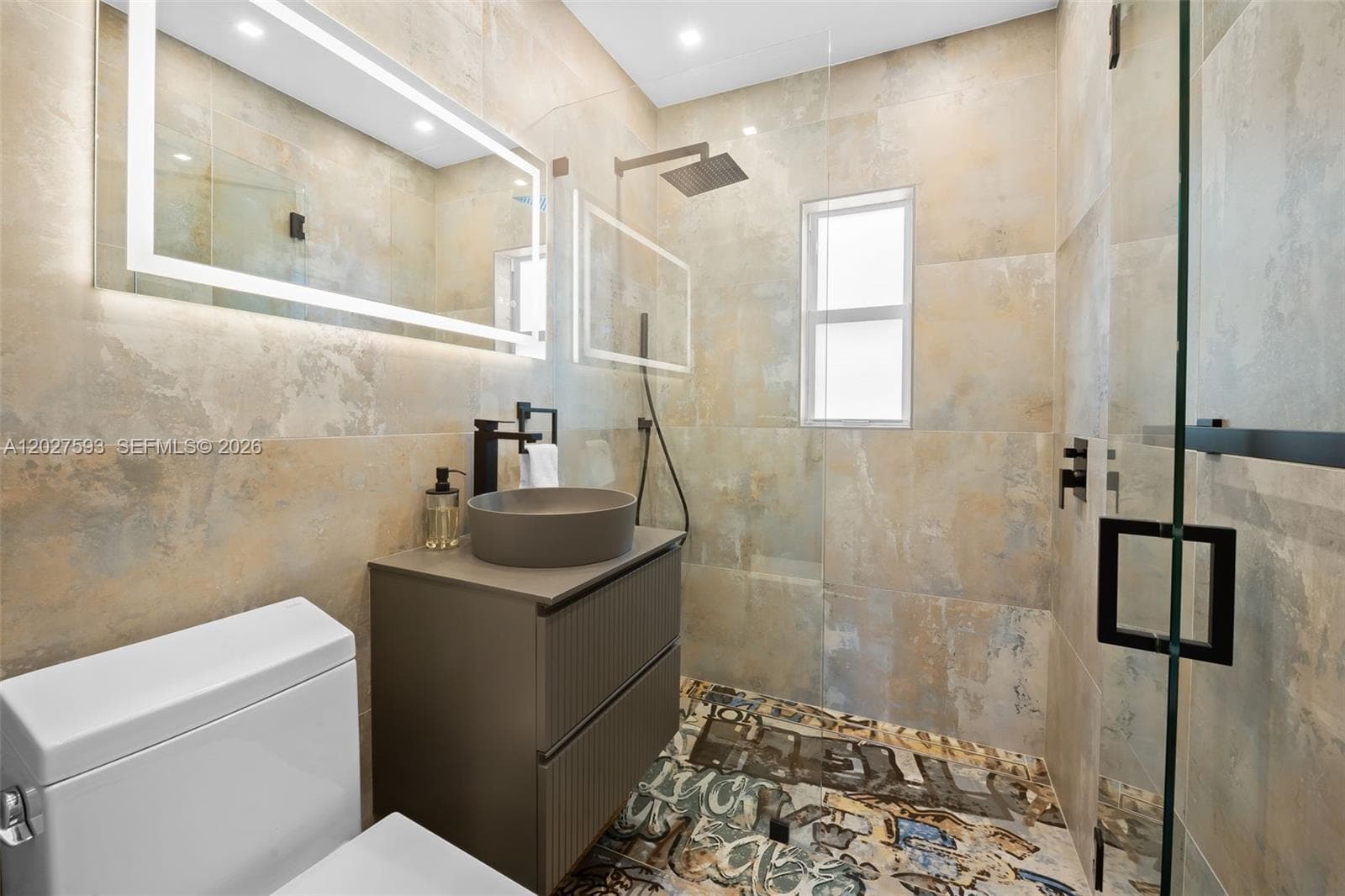 39 Montilla Ave photo 13