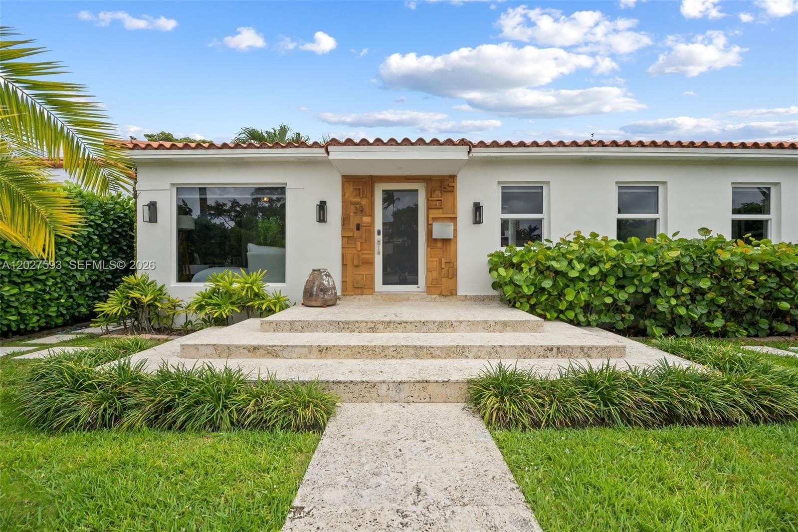 39 Montilla Ave photo 1