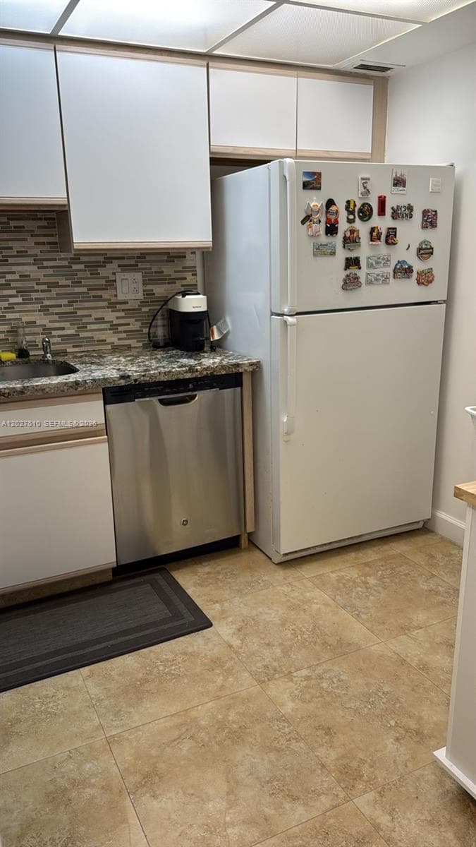 PARKER PLAZA ESTATES COND · #1111 in Hallandale Beach - Photo 4