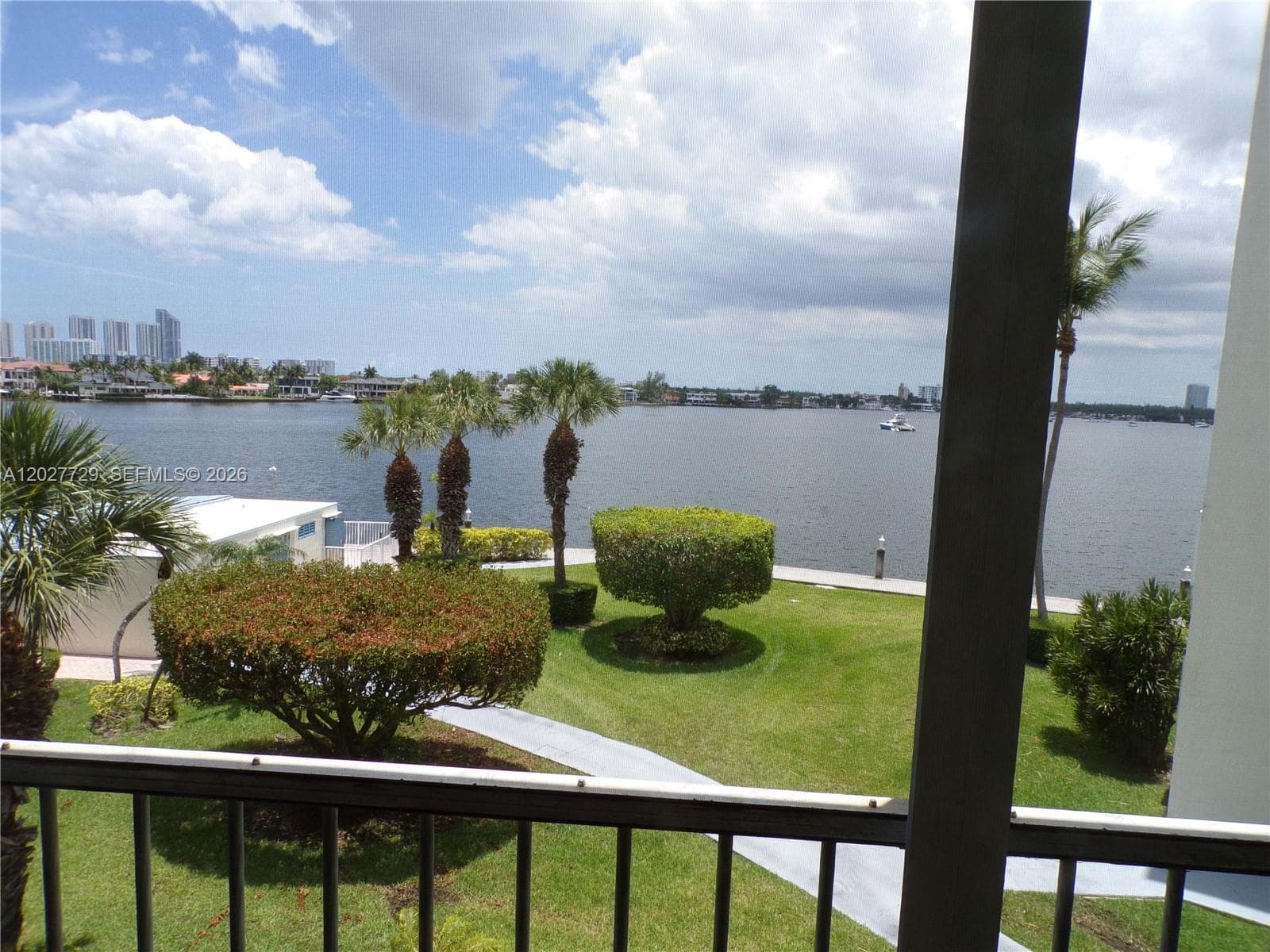 Point East Condo · #R314 in Aventura - Photo 5