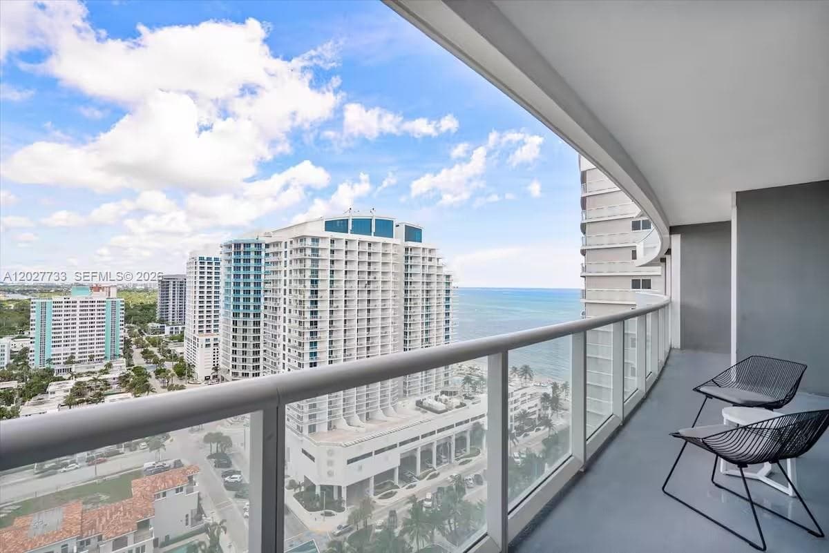 FORT LAUDERDALE RESIDENCE · #1205 in Fort Lauderdale - Photo 10