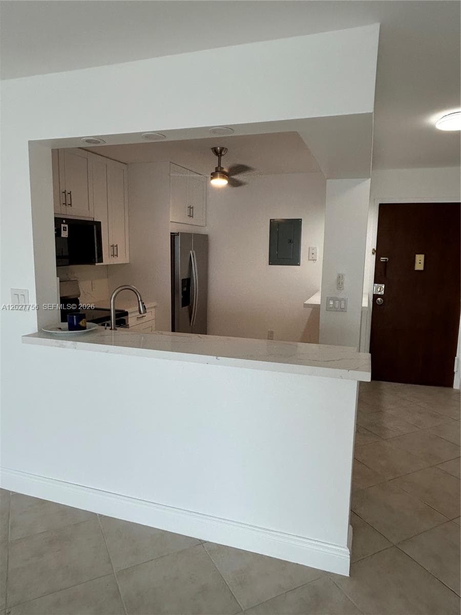NICE OPEN KITCHEN