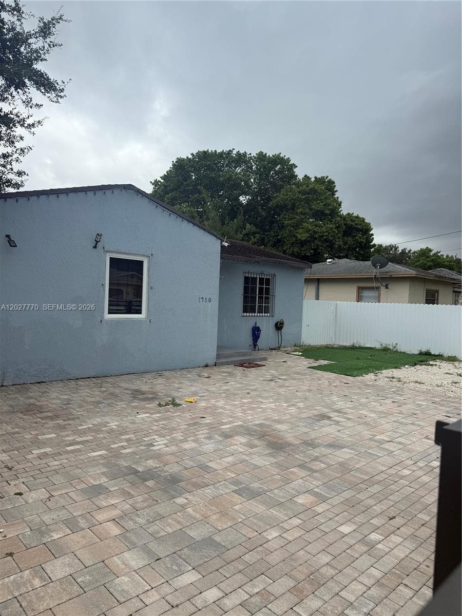 1750 NW 55th Ter photo 8